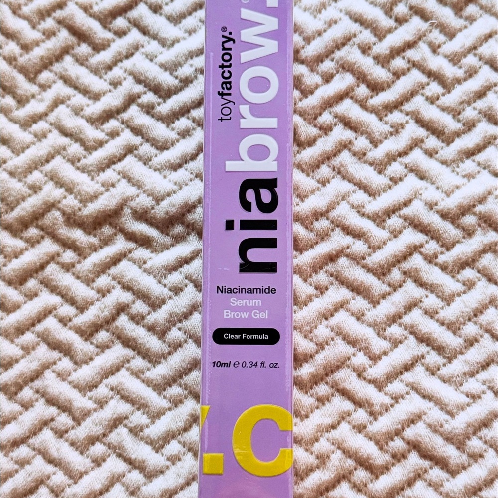 Toy Factory Niabrow Niacinamide Serum Brow Gel